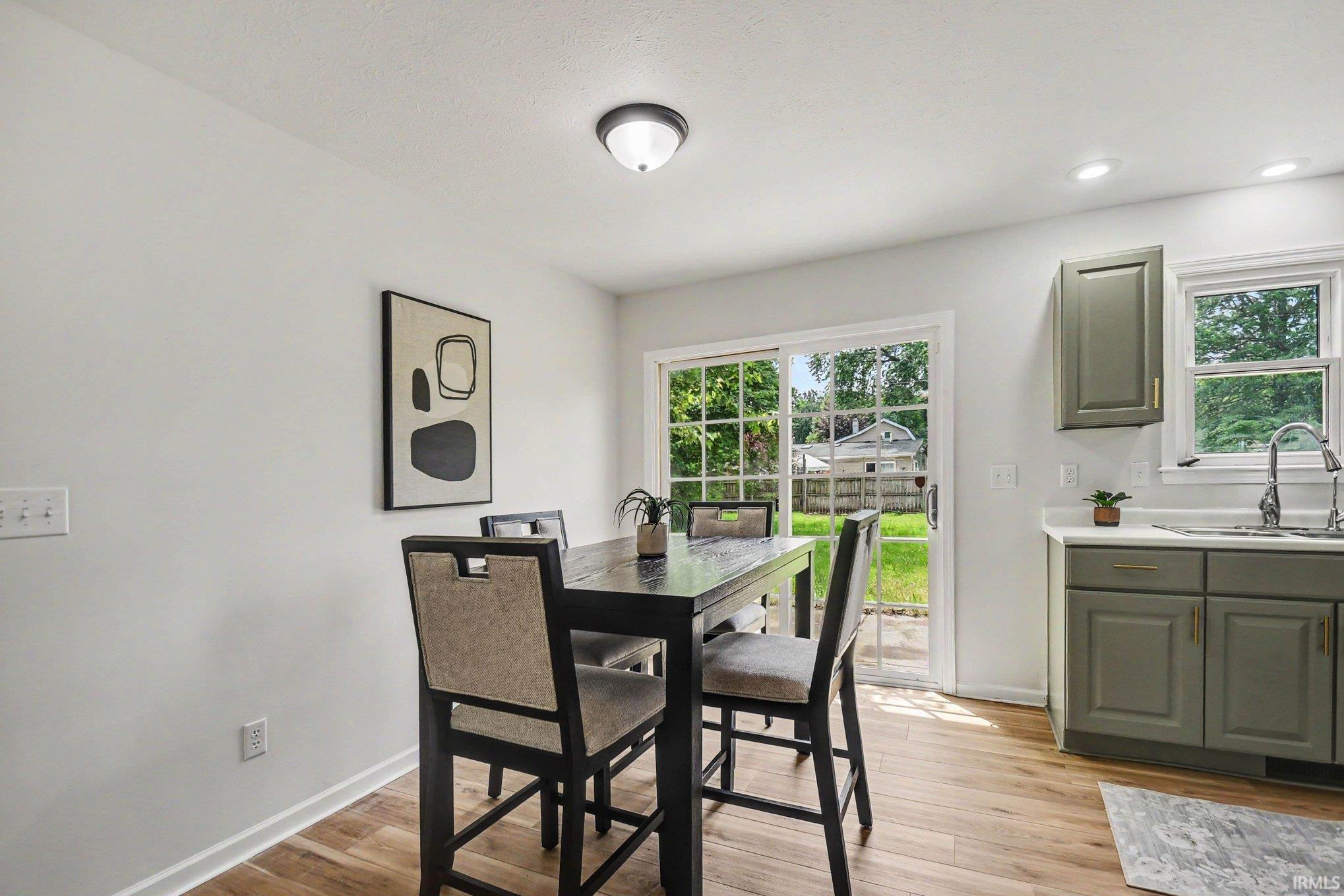 56275 Ellen Avenue Mishawaka IN 46545