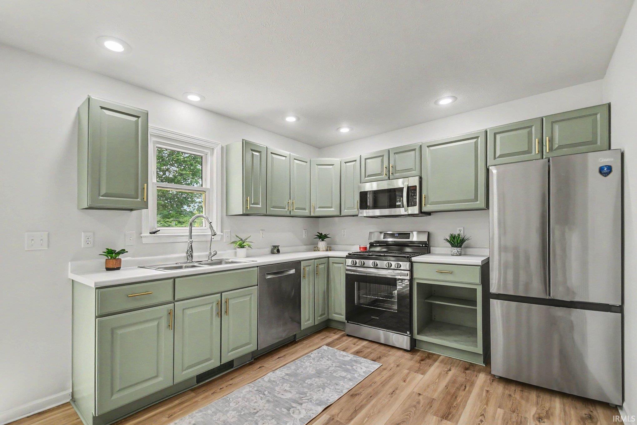 56275 Ellen Avenue Mishawaka IN 46545