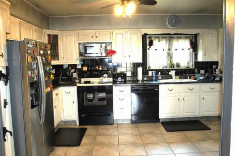 1105 N 170 W Angola IN 46703