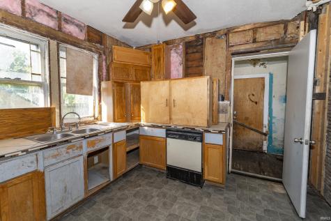 1109 Diamond Avenue South Bend IN 46628