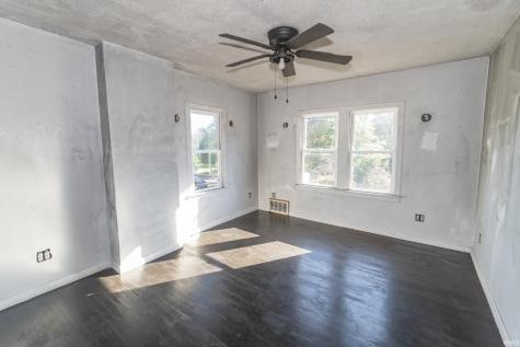 1109 Diamond Avenue South Bend IN 46628