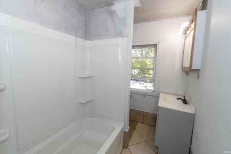 1109 Diamond Avenue South Bend IN 46628