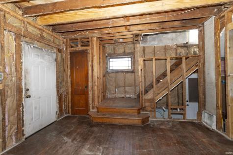 1109 Diamond Avenue South Bend IN 46628