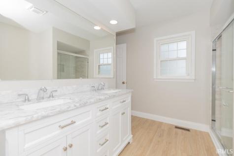 7527 Taylor Circle Evansville IN 47715