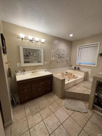 1235 W Lakeview Drive Peru IN 46970