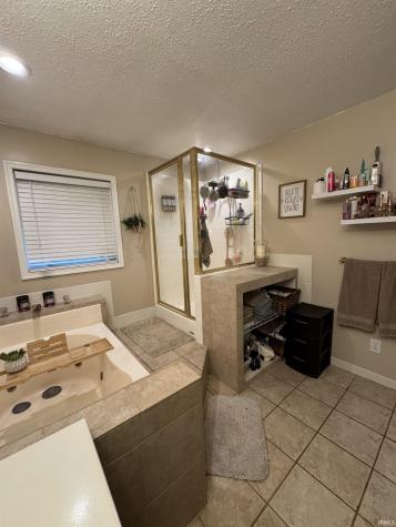1235 W Lakeview Drive Peru IN 46970