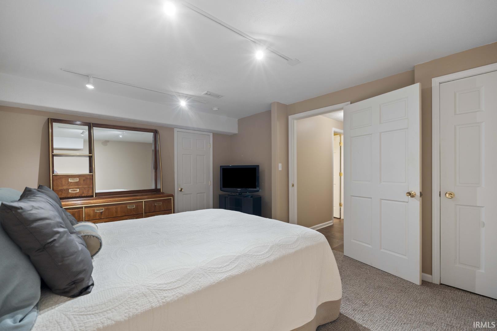 260 Gilliam Drive Warsaw IN 46590