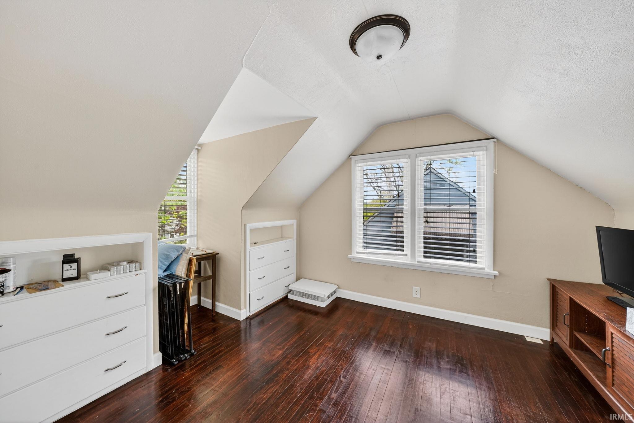 2240 Parkview Place South Bend IN 46616