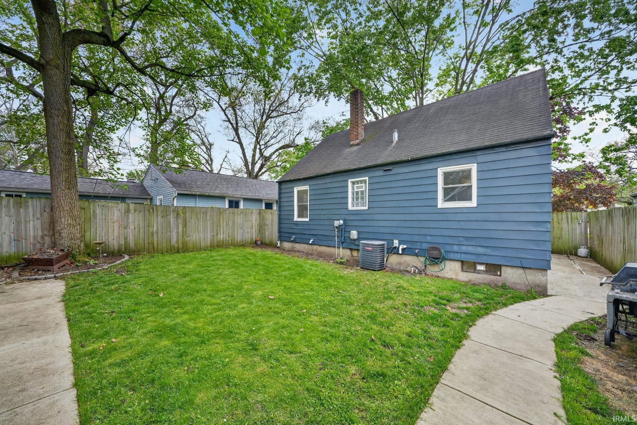 2240 Parkview Place South Bend IN 46616