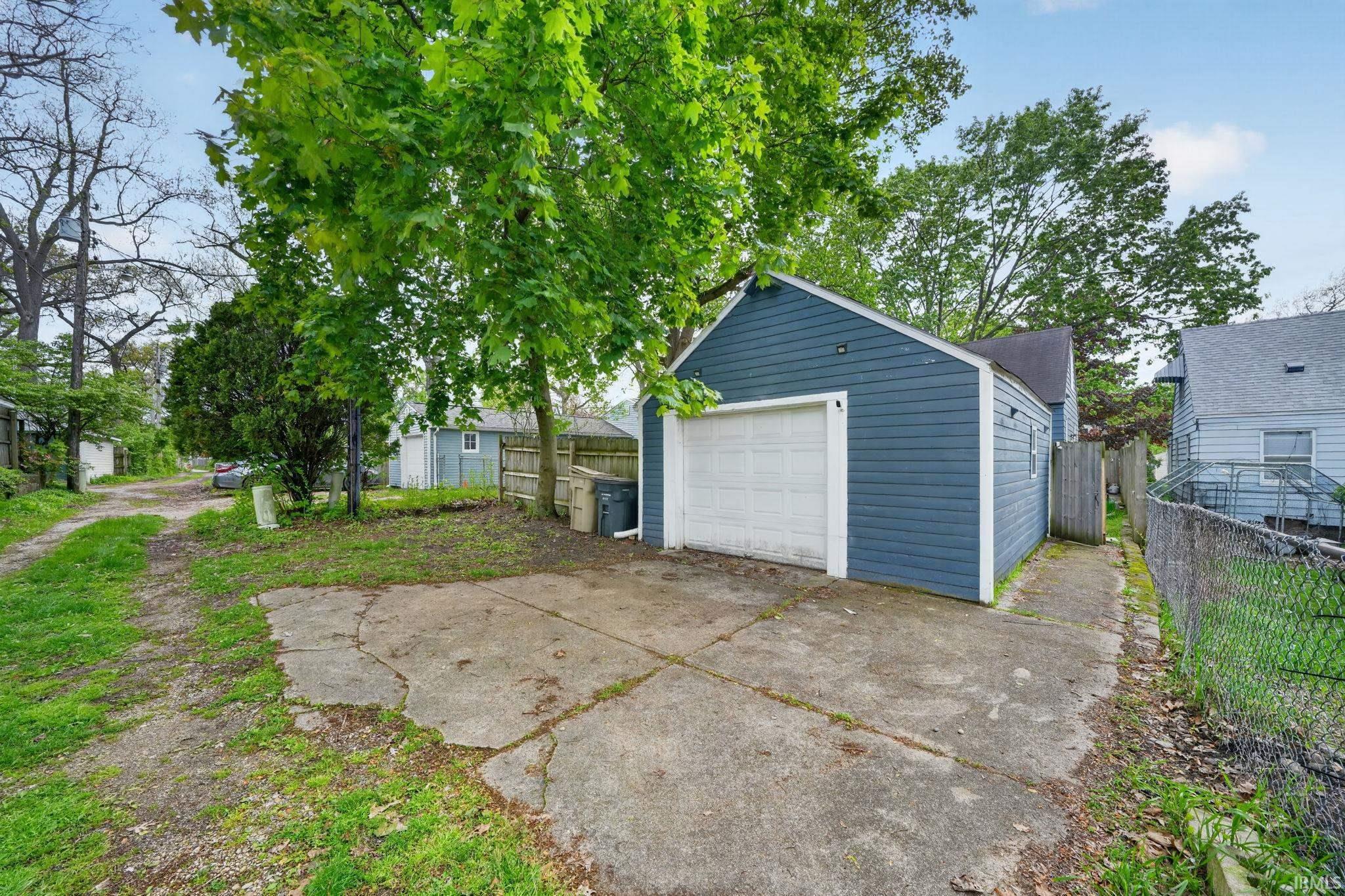 2240 Parkview Place South Bend IN 46616