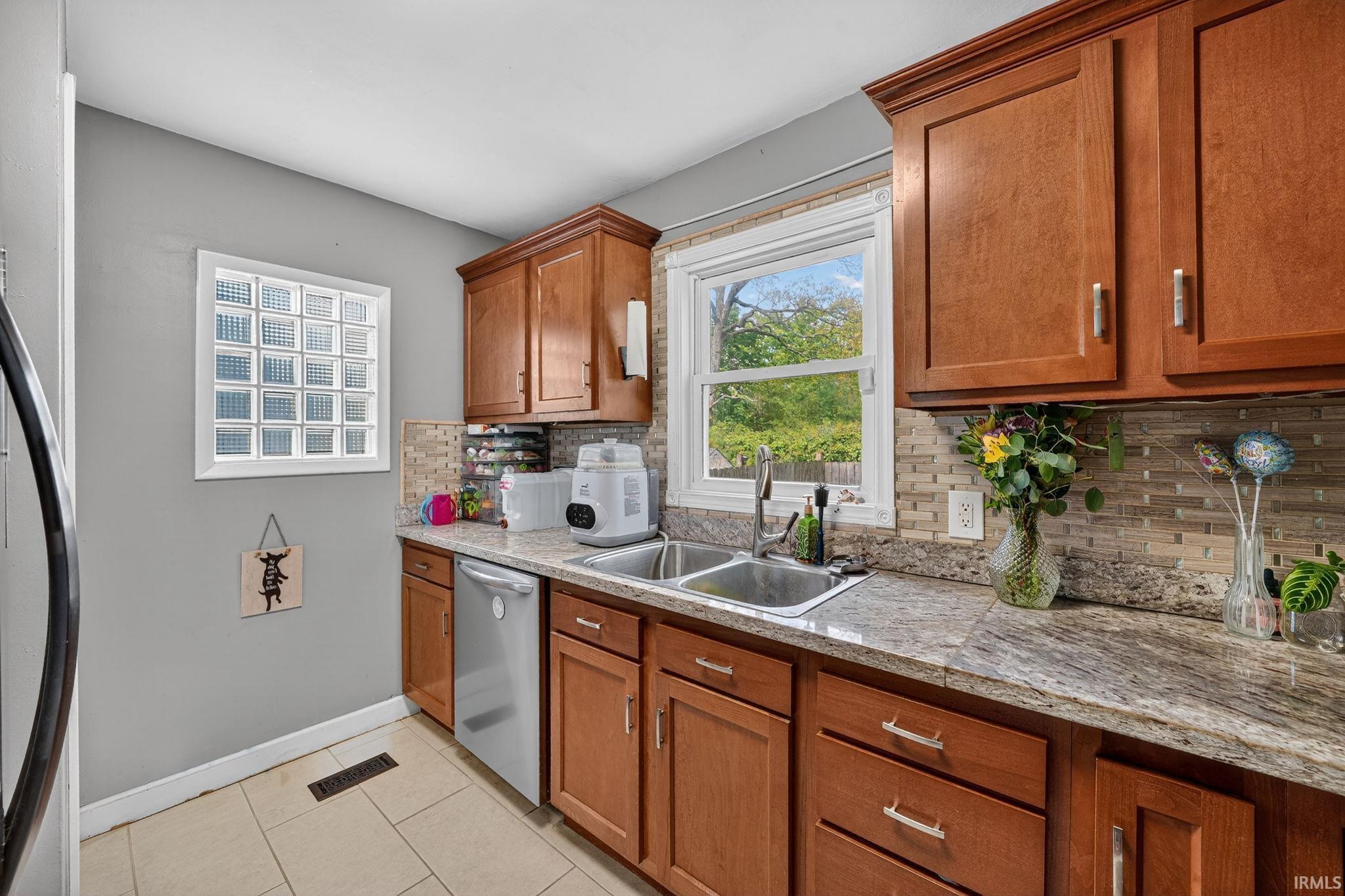 2240 Parkview Place South Bend IN 46616