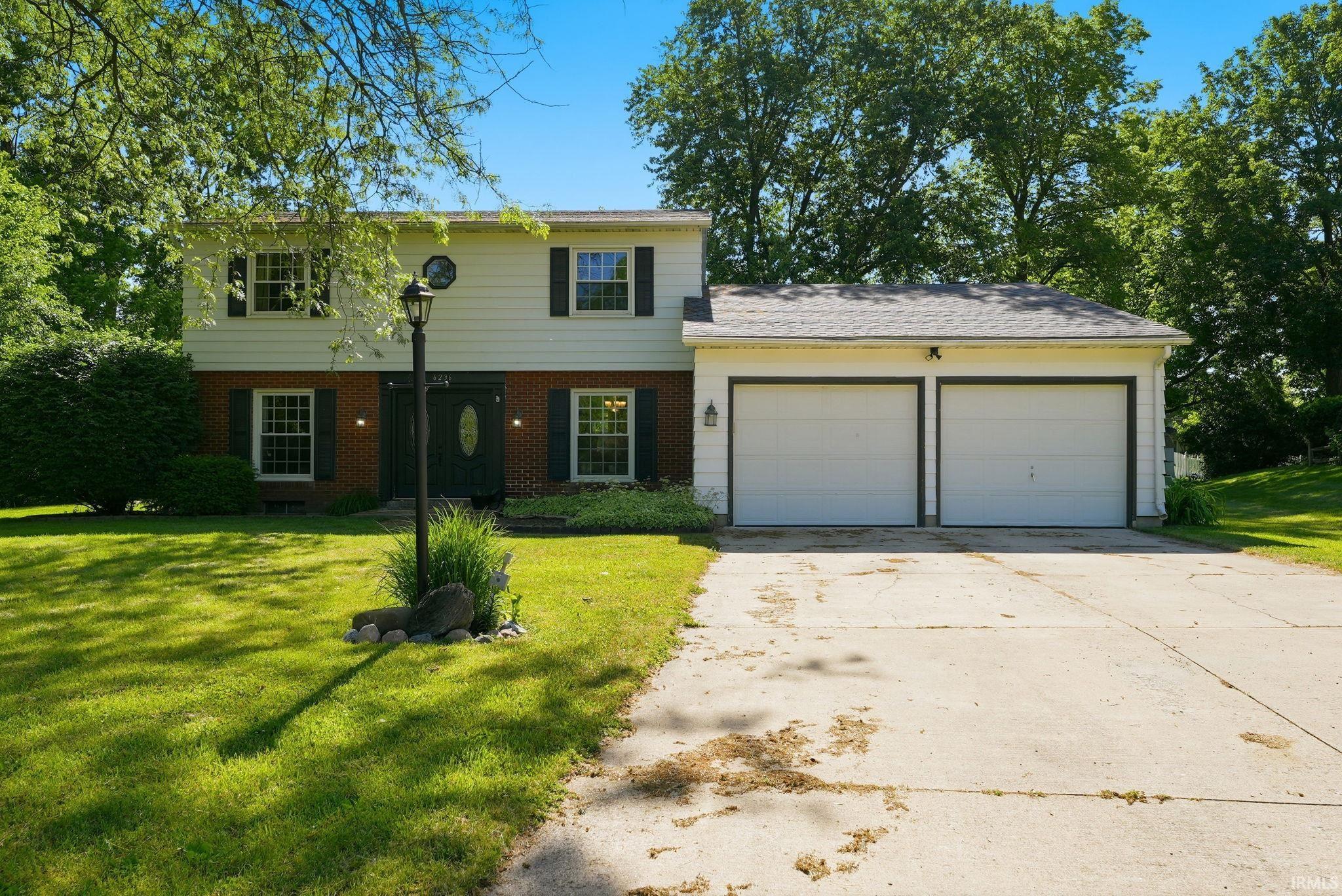 6236 Chaucer Court South Bend IN 46614
