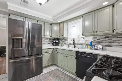 5018 Oak Creek Court Fort Wayne IN 46835