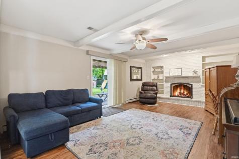 5018 Oak Creek Court Fort Wayne IN 46835