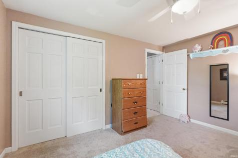 5018 Oak Creek Court Fort Wayne IN 46835