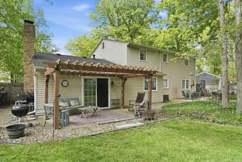 5018 Oak Creek Court Fort Wayne IN 46835