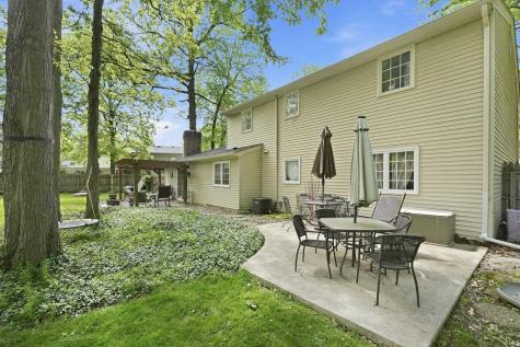 5018 Oak Creek Court Fort Wayne IN 46835