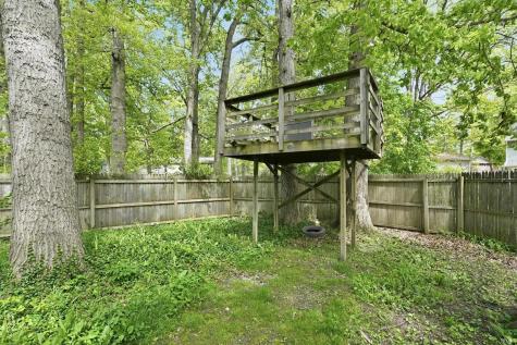 5018 Oak Creek Court Fort Wayne IN 46835
