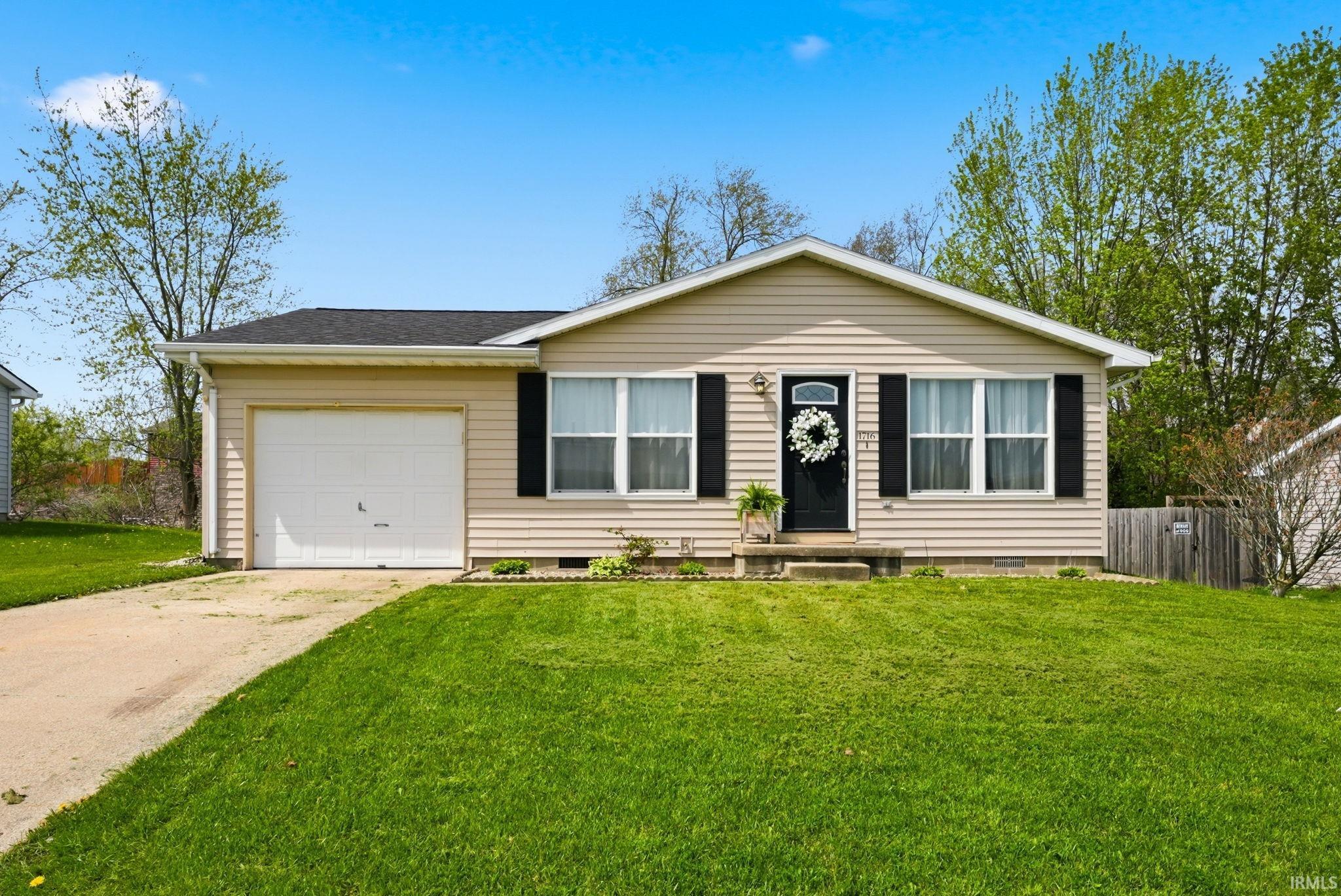1716 S West Point Drive Warsaw IN 46580
