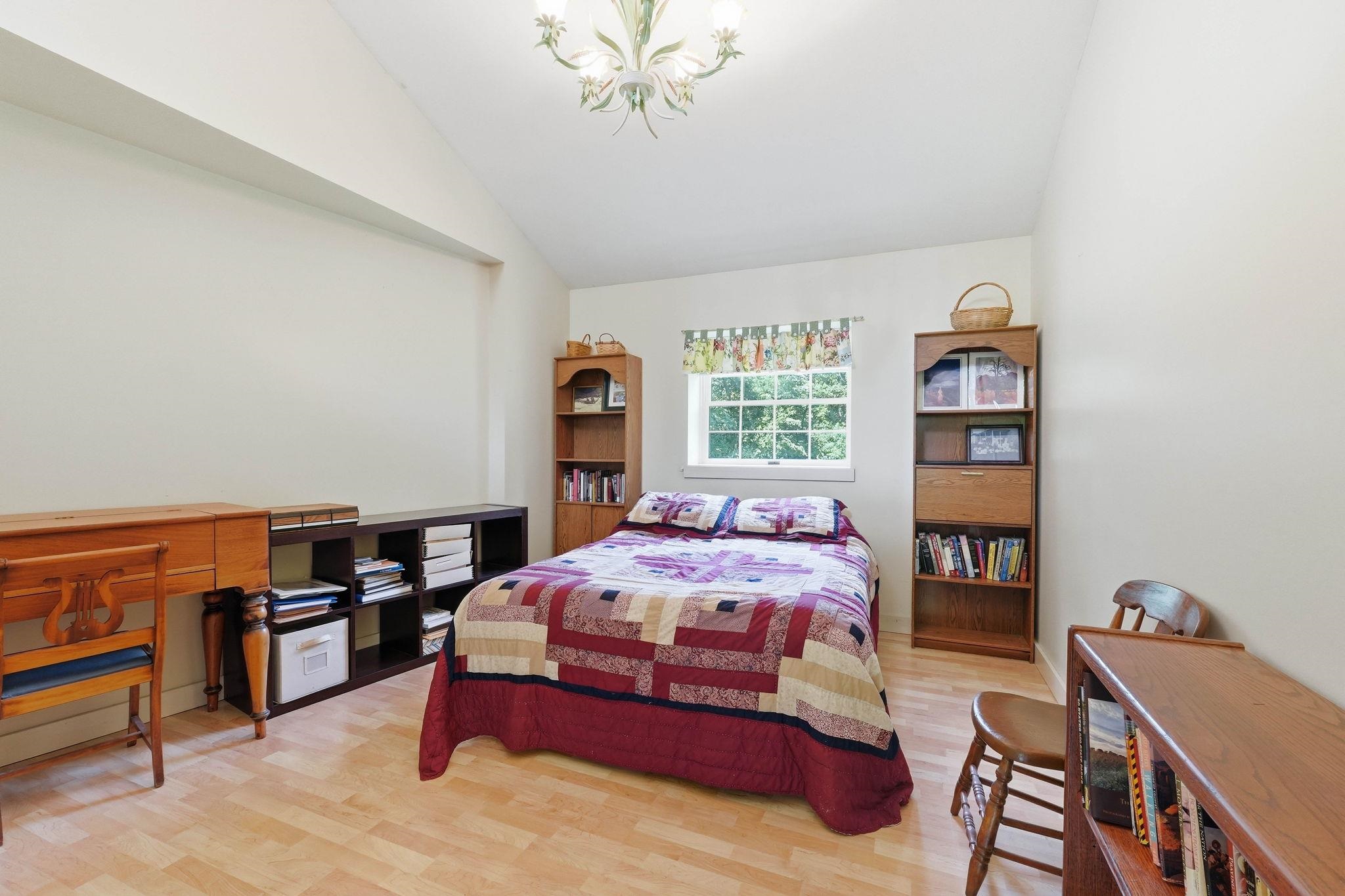 458 E Woodview Drive Nappanee IN 46550