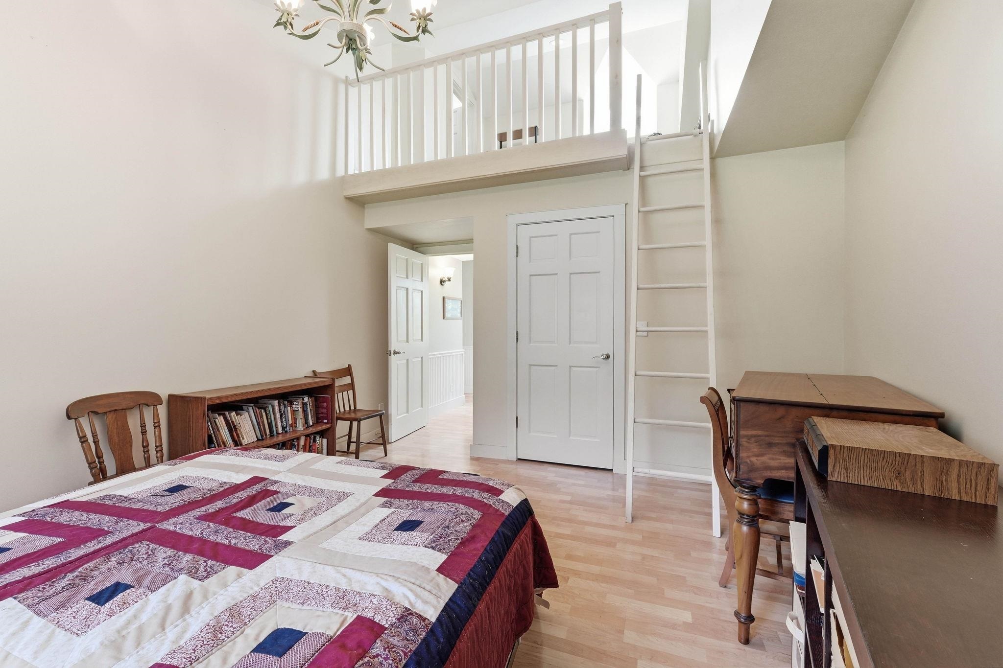 458 E Woodview Drive Nappanee IN 46550
