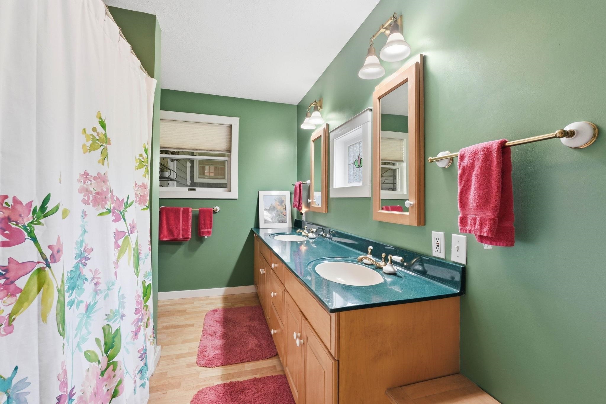458 E Woodview Drive Nappanee IN 46550
