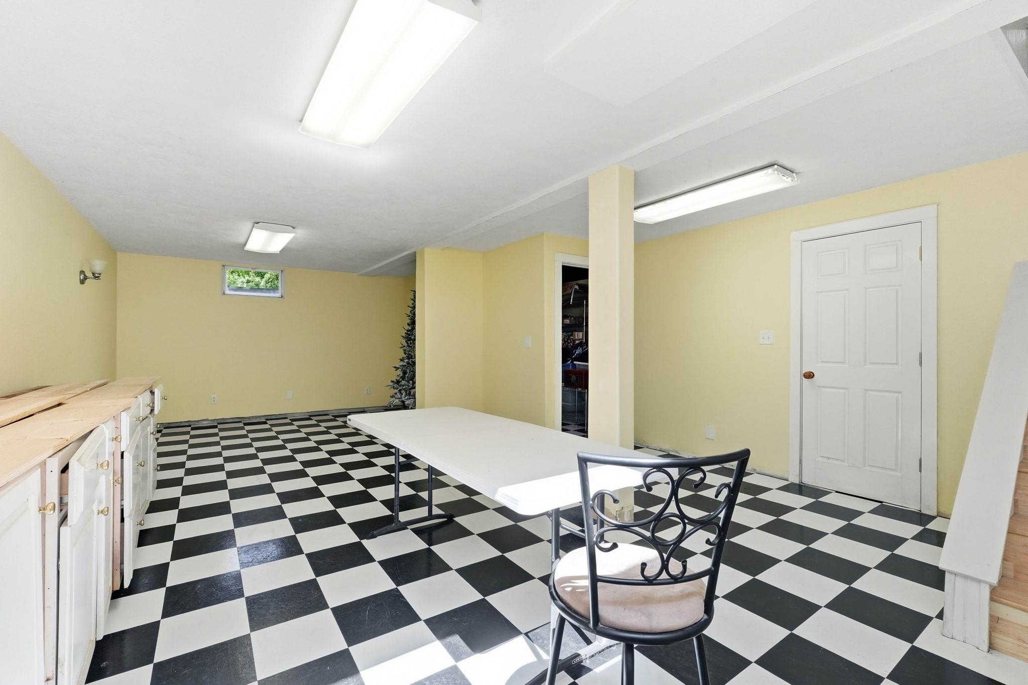 458 E Woodview Drive Nappanee IN 46550