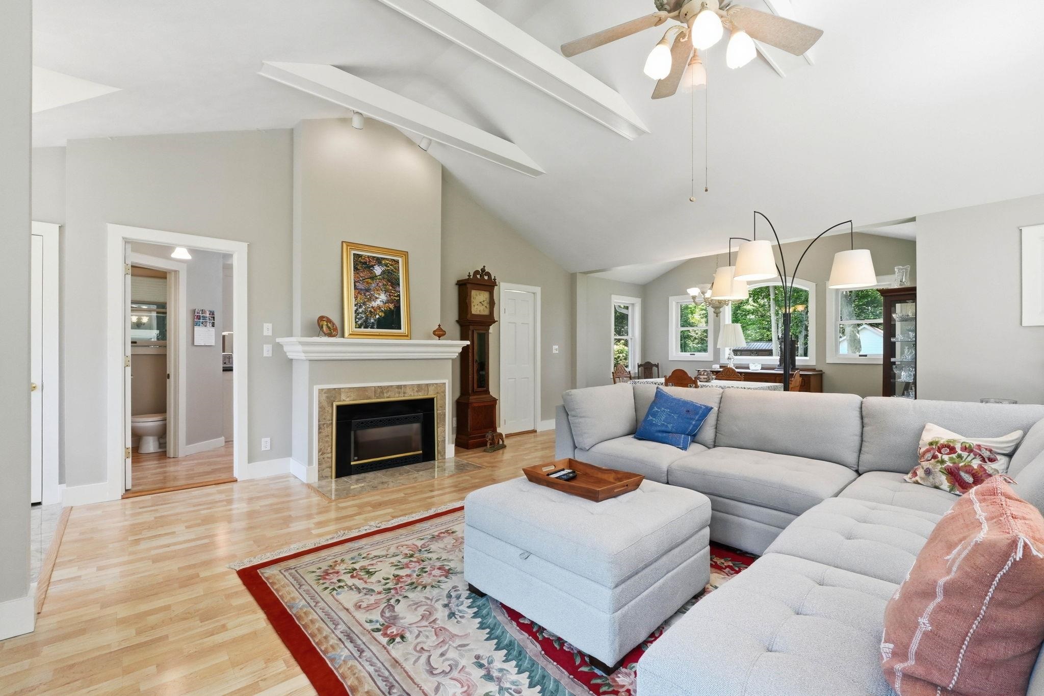 458 E Woodview Drive Nappanee IN 46550