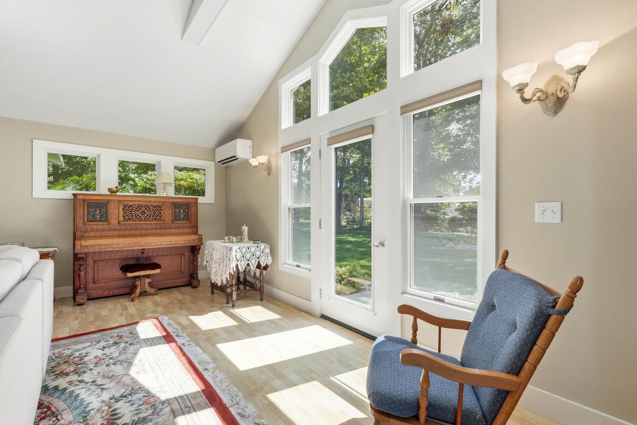 458 E Woodview Drive Nappanee IN 46550