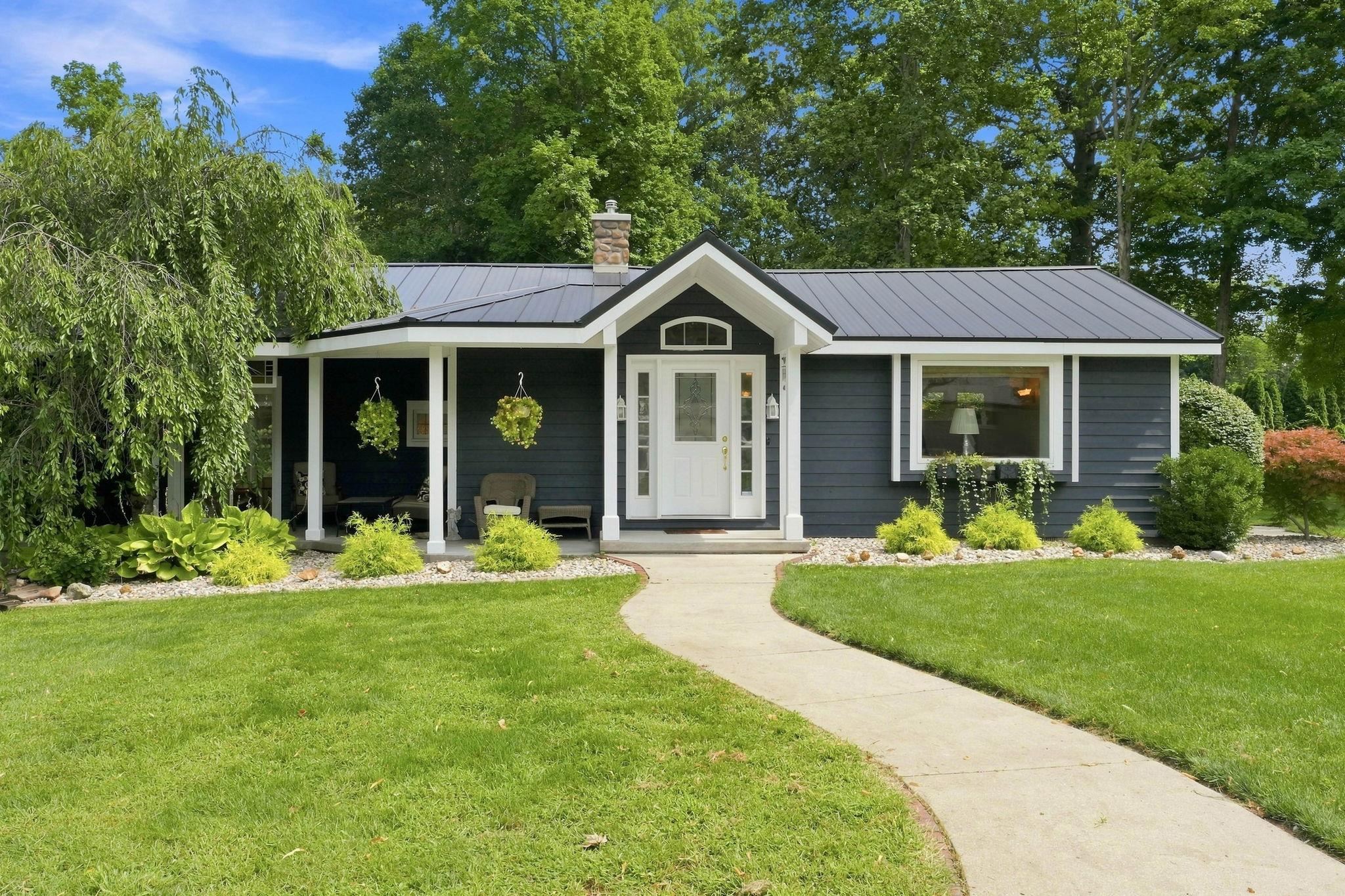 458 E Woodview Drive Nappanee IN 46550