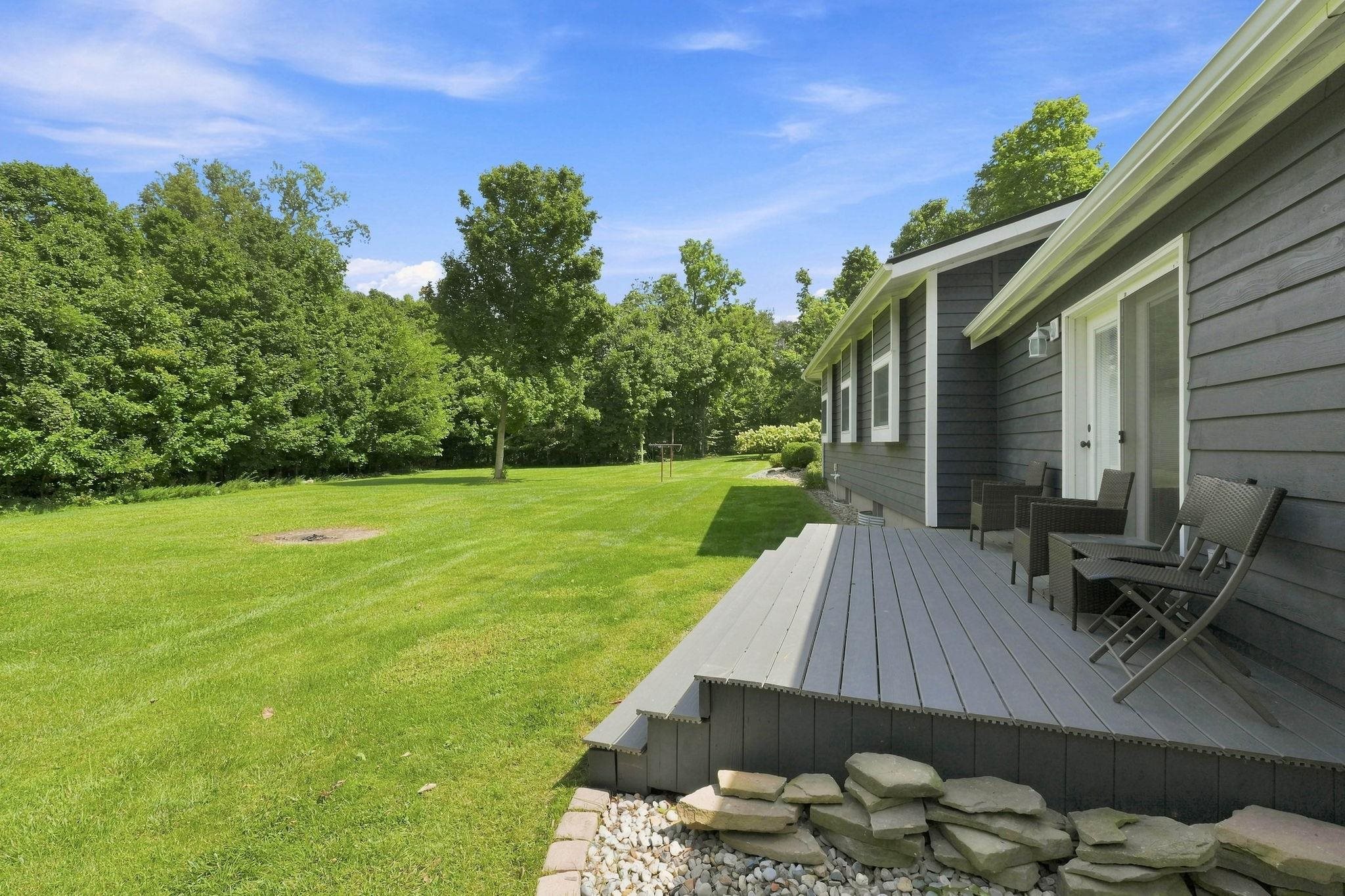 458 E Woodview Drive Nappanee IN 46550