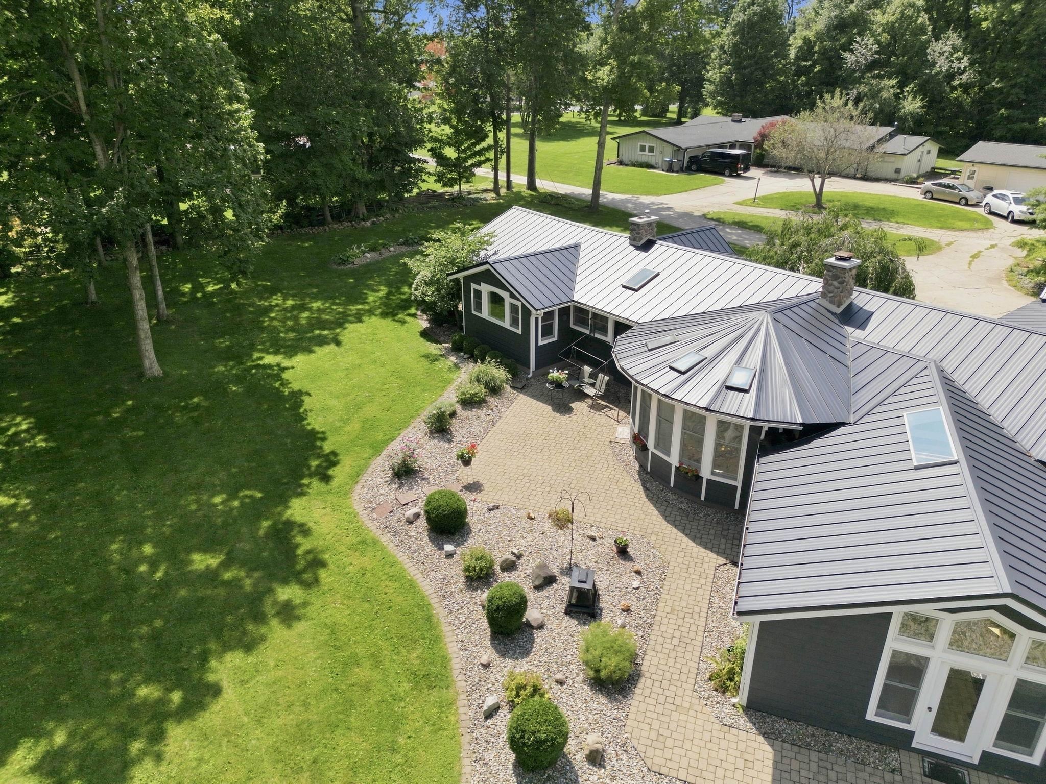 458 E Woodview Drive Nappanee IN 46550