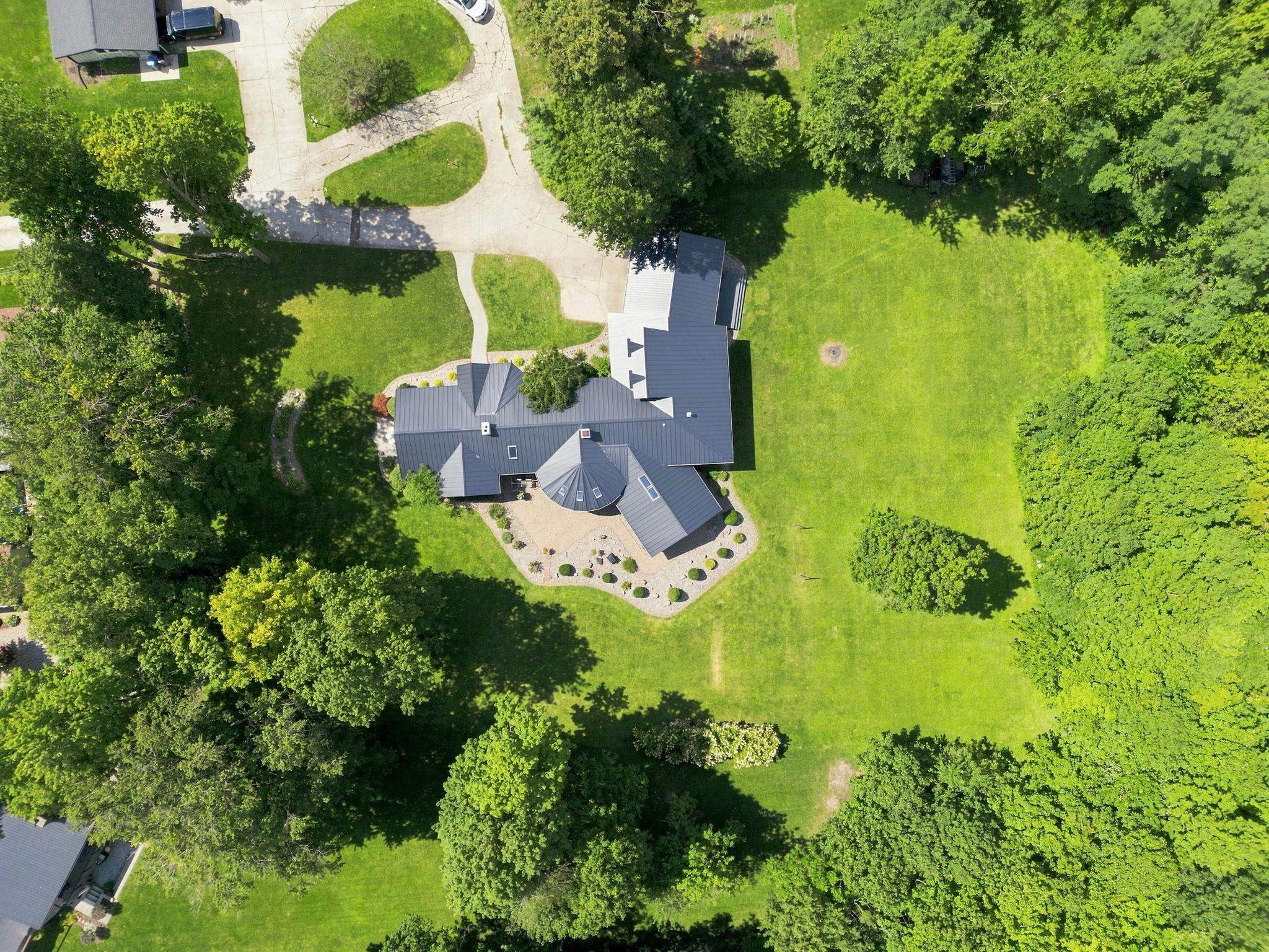 458 E Woodview Drive Nappanee IN 46550
