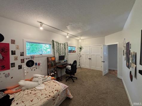 4909 E County Road 450 N Muncie IN 47303