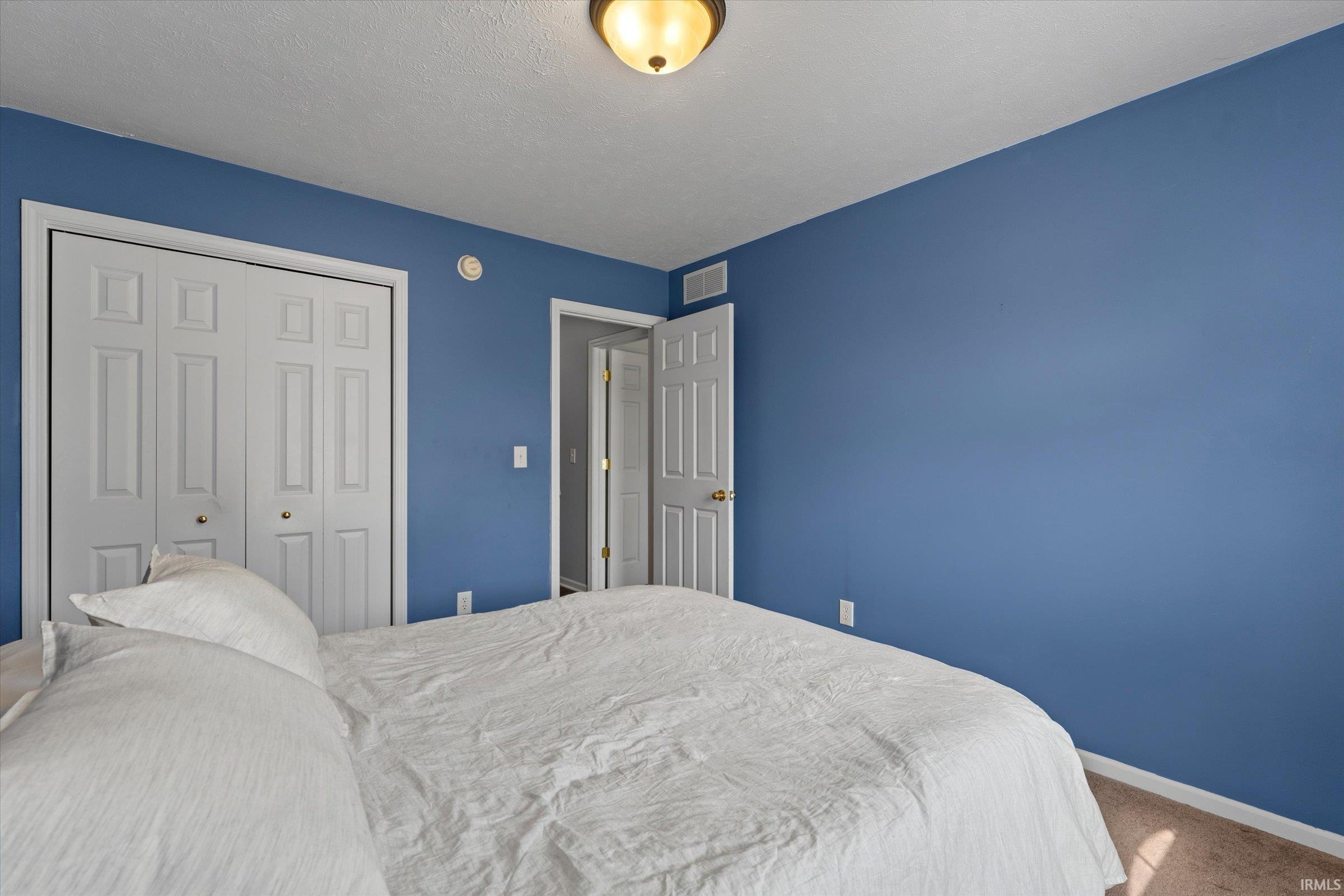 25603 Rolling Hills Drive South Bend IN 46628