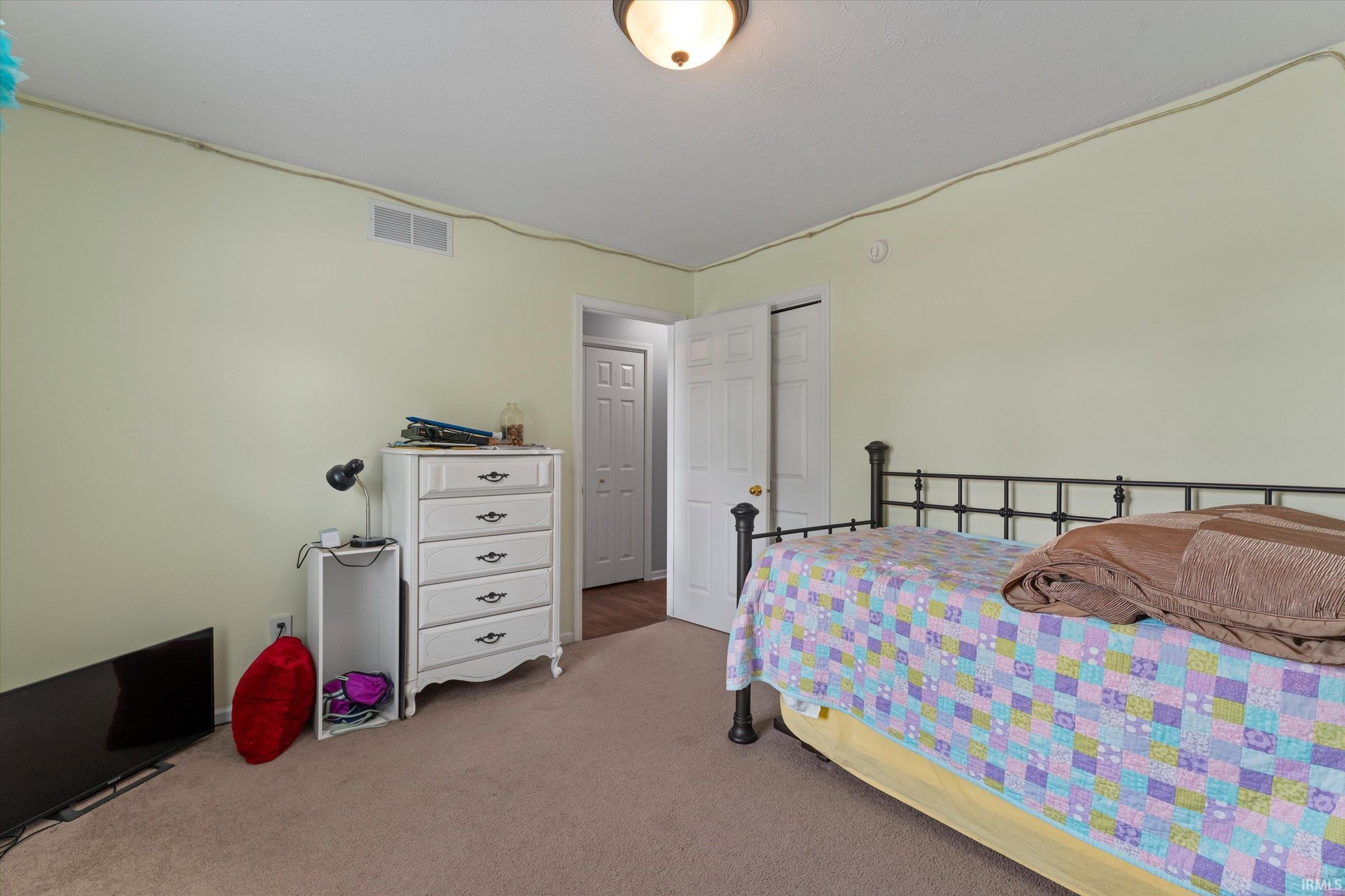 25603 Rolling Hills Drive South Bend IN 46628