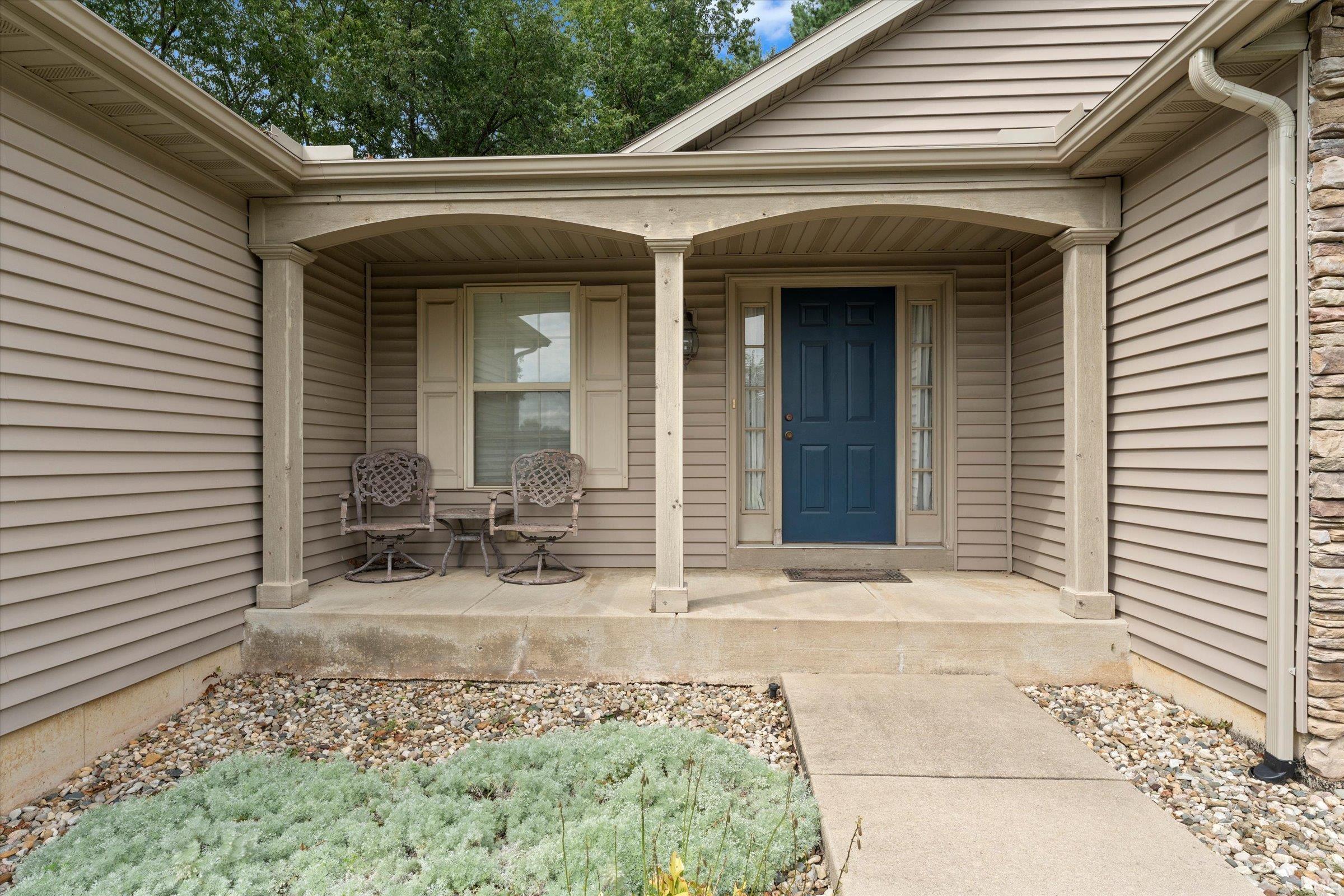25603 Rolling Hills Drive South Bend IN 46628