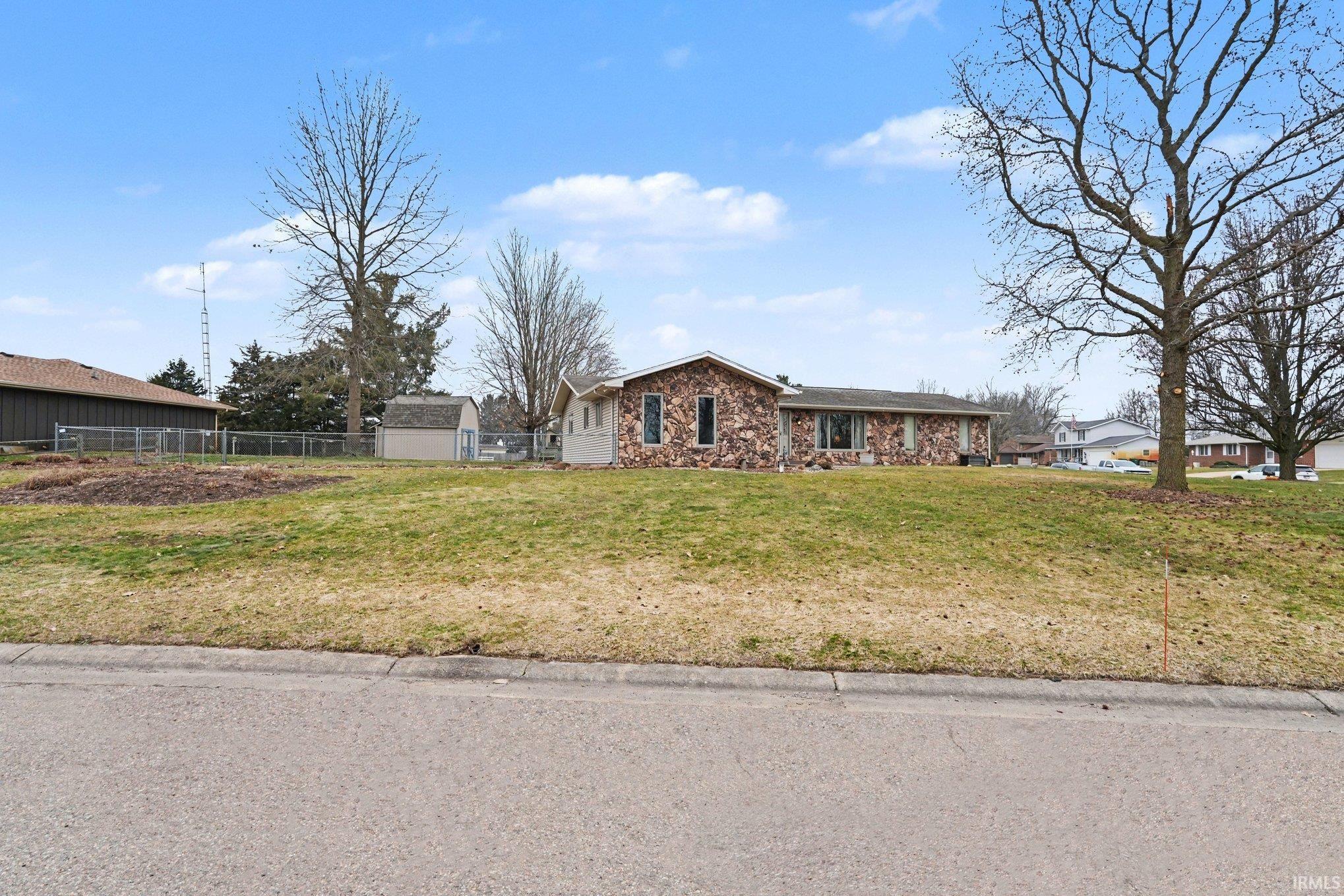 55633 Blue Jay Drive South Bend IN 46619