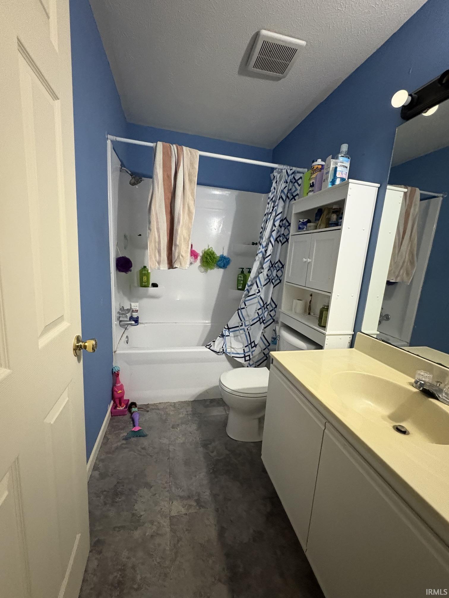 1923 Eagle Point Court South Bend IN 46628