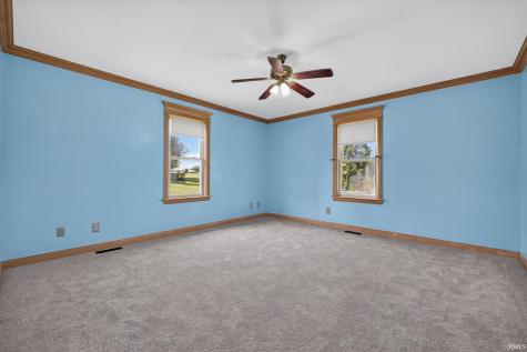 646 S Country Estates Lane Bloomfield IN 47424