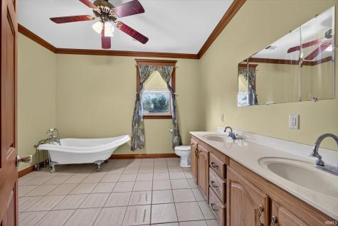 646 S Country Estates Lane Bloomfield IN 47424