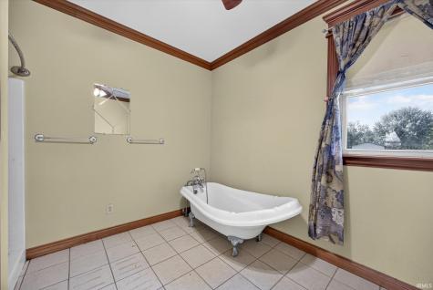 646 S Country Estates Lane Bloomfield IN 47424