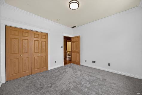 646 S Country Estates Lane Bloomfield IN 47424