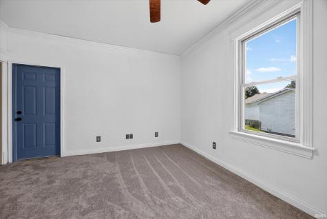 646 S Country Estates Lane Bloomfield IN 47424