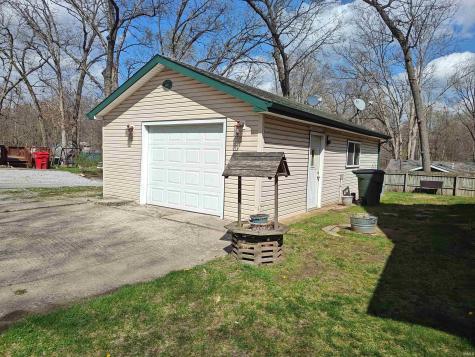 6441 E Calvin Drive Knox IN 46534