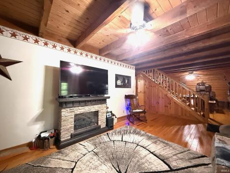 8 Spice Valley Court Mitchell IN 47446