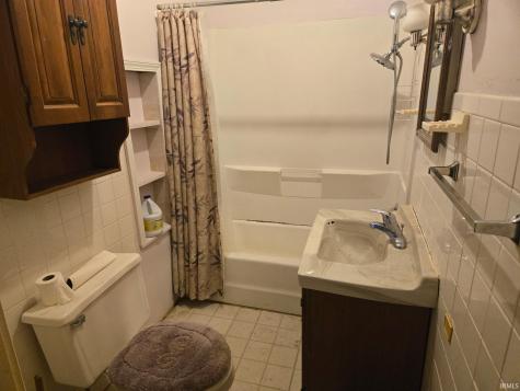 2237 W 8th Street Muncie IN 47302