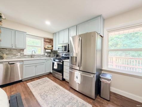 8921 Petersburg Road Evansville IN 47725