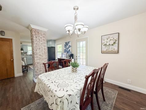 8921 Petersburg Road Evansville IN 47725