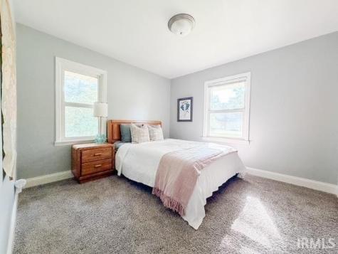 8921 Petersburg Road Evansville IN 47725